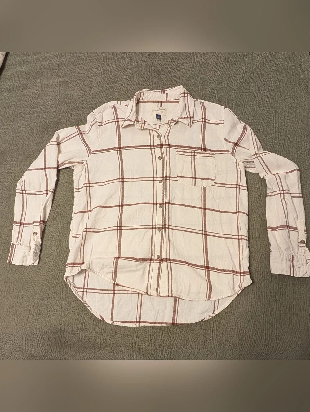 SALE -+ 100% Cotton Relaxed Fit Universal Thread Plaid Button Down SmalL - Picture 2 of 8